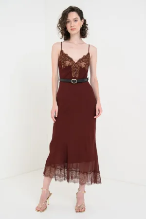 Rochie midi cu croiala pe bie si detalii de dantela
