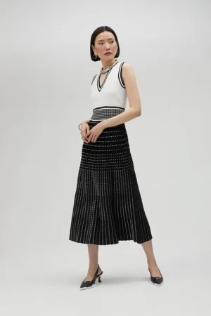 Rochie midi cu decolteu in V - evazata