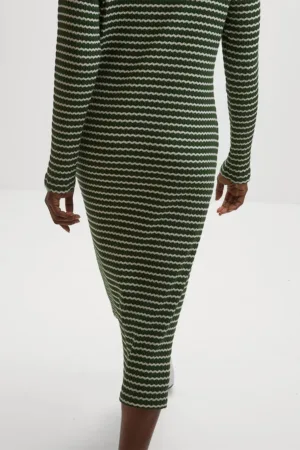 Rochie midi cu dungi si maneci lungi