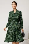 Rochie midi cu frunze verzi din viscoza cu nasturi pe bust si cordon in talie