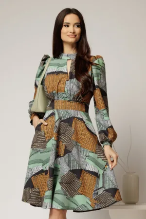 Rochie midi cu imprimeu verde maro si decupaj la decolteu