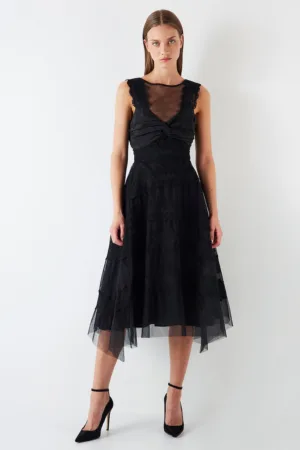Rochie midi cu insertii din tul