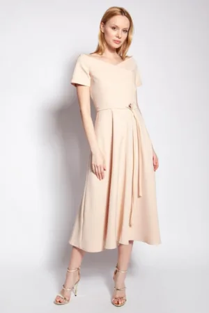 Rochie midi cu maneci scurte si croiala evazata in partea de jos