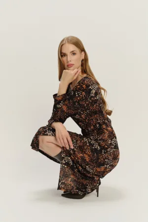 Rochie midi cu model si decolteu rotund