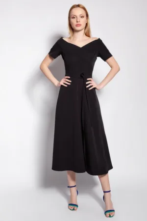 Rochie midi cu model uni si prindere in talie