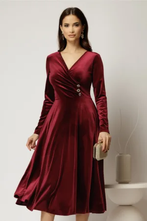 Rochie midi din catifea bordo cu bustul petrecut si nasturi eleganti