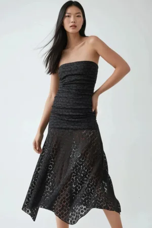 Rochie midi din dantela  fara bretele - negru - eleganta