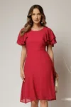 Rochie midi din voal rosu zmeura si volanase la maneci