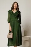 Rochie midi din voal verde cu buline si volanase la decolteu