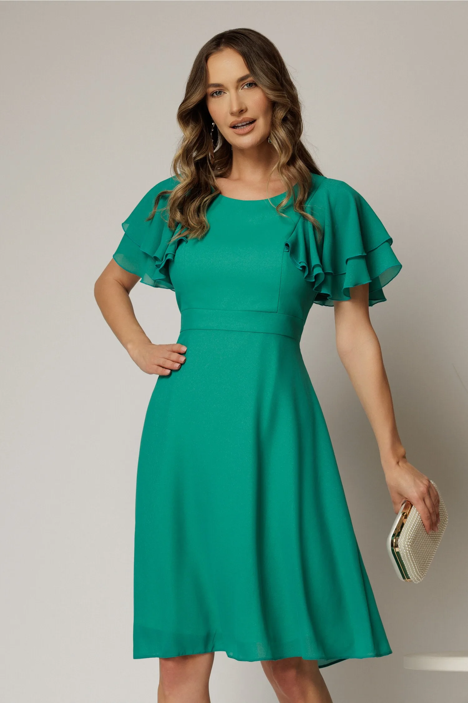 Rochie midi din voal verde si volanase la maneci