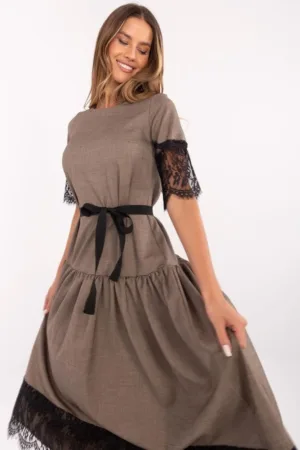 Rochie midi evazata cu insertii de dantela