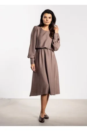 Rochie midi evazata cu maneci bishop