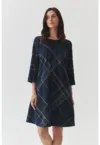 Rochie midi evazata cu model in carouri