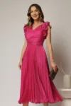 Rochie midi fucsia din voal plisat cu decolteu V si volanase la maneci