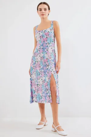 Rochie midi  guler patrat - crapatura eleganta - albastra - viscoza