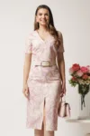 Rochie midi ivory conica cu imprimeu roz si curea in talie