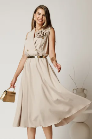 Rochie midi ivory din stofa in clos cu floare si nasturi la bust