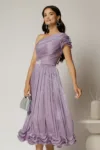 Rochie midi lila din voal peliculizat cu volanase pe fusta
