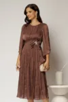 Rochie midi maro de ocazie din voal peliculizat cu perle pe talie