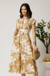Rochie midi maro din bumbac in clos cu flori si curea in talie