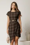 Rochie midi maro din jerse cu carouri si curea in talie