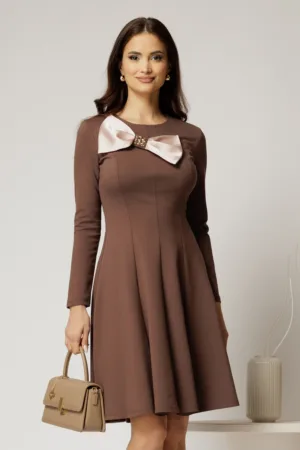 Rochie midi maro in clini cu funda maxi satinata pe bust