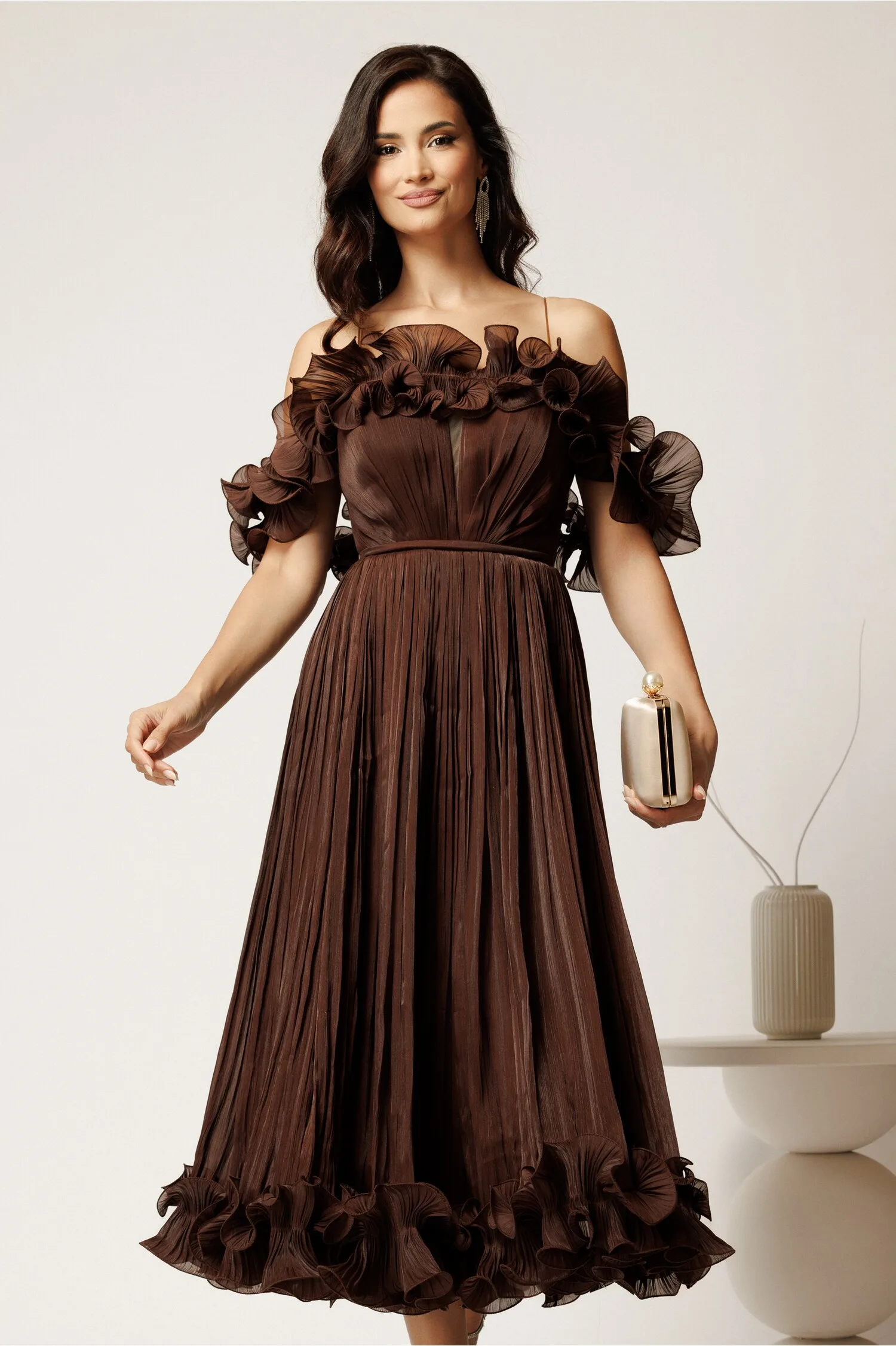 Rochie midi maro in clos din voal satinat cu volanase la bust si la baza