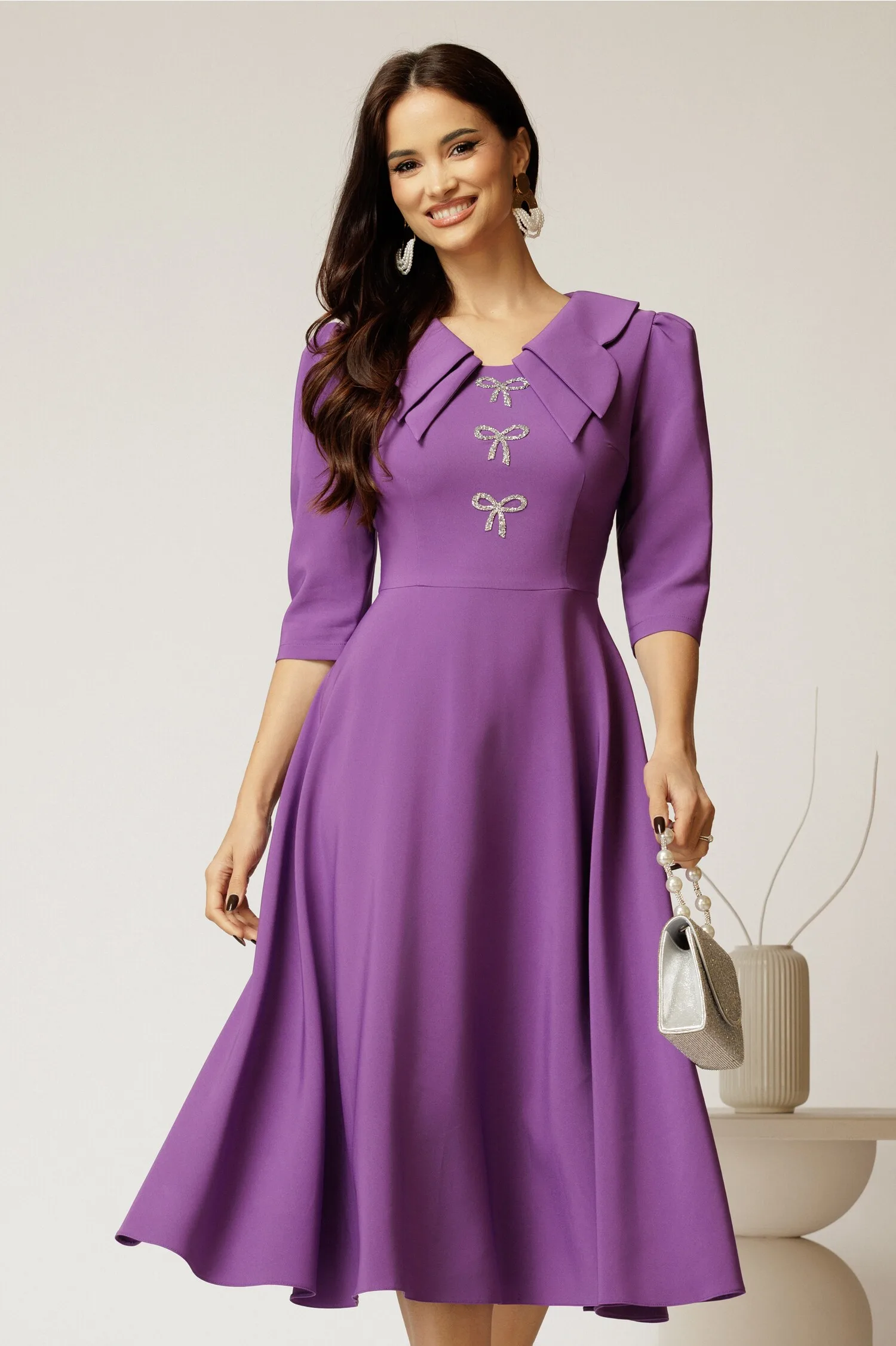 Rochie midi mov cu guler dublu si funde argintii