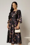 Rochie midi neagra cu imprimeuri mov si detalii la bust