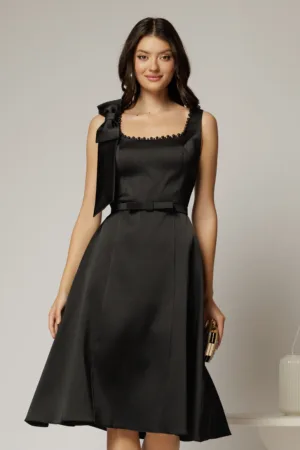 Rochie midi neagra de ocazie din satin cu perle la decolteu
