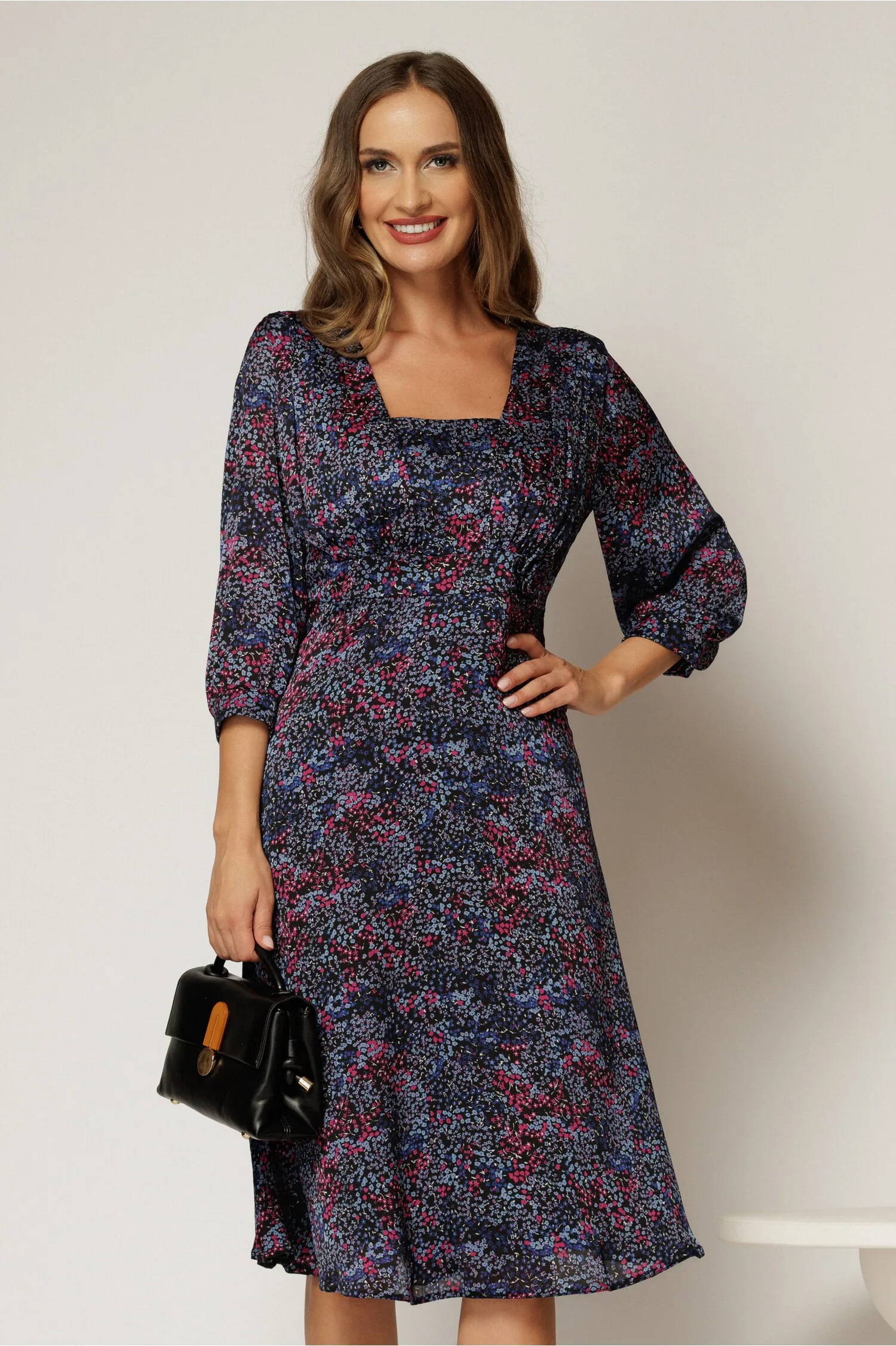 Rochie midi neagra de zi din voal cu imprimeuri fucsia bleu