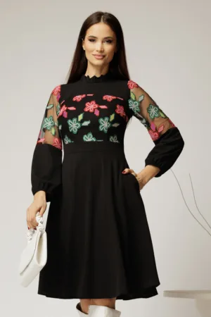 Rochie midi neagra din crep cu broderie la bust