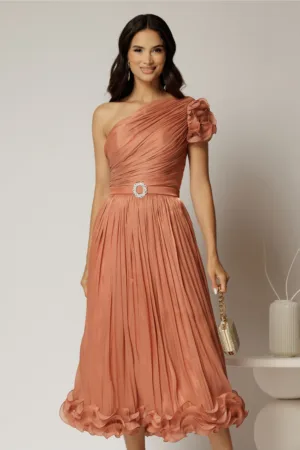 Rochie midi roz coniac din voal peliculizat cu volanase pe fusta