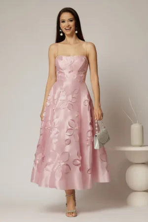 Rochie midi roz de ocazie cu decupaje florale si perle