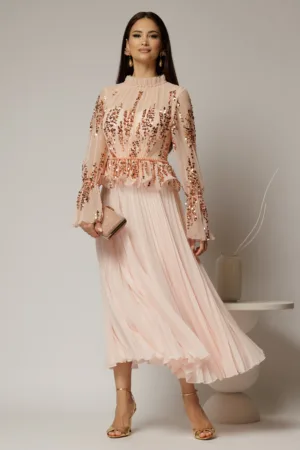 Rochie midi roz de seara din voal plisat cu perle si paiete