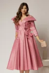 Rochie midi roz din tafta peliculizata cu floare ampla pe talie