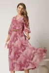 Rochie midi roz din voal cu imprimeuri si curea in talie