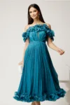 Rochie midi turcoaz in clos din voal satinat cu volanase la bust si la baza