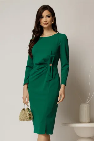 Rochie midi verde din crep cu detaliu pe talie