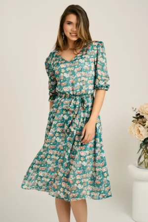 Rochie midi verde din voal in clos cu flori roz piersica si cordon in talie