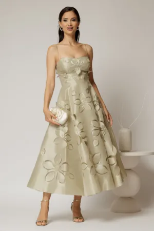 Rochie midi verde fistic de ocazie cu decupaje florale si perle