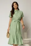 Rochie midi verde fistic din viscoza in clos cu nasturi si cordon