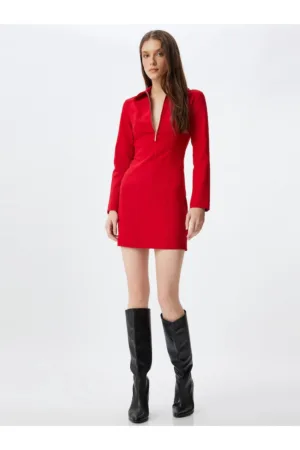 Rochie mini cambrata cu fermoar scurt