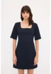 Rochie mini cu croiala in A si decolteu patrat