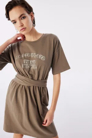 Rochie mini cu croiala in A si decupaj pe spate