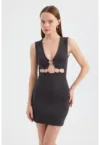 Rochie mini  decolteu in V - decupaj - neagra