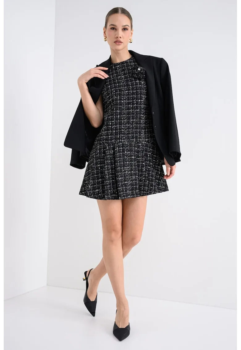 Rochie mini din amestec de lana cu aplicatie floare