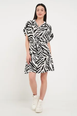 Rochie mini evazata cu nasturi si zebra