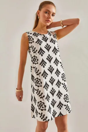 Rochie mini - guler rotund - inchidere cu nasturi - in si viscoza