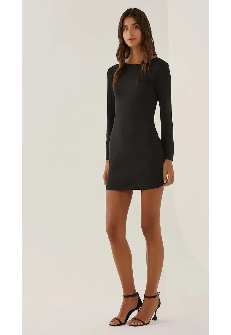 Rochie mini mulata - decolteu la spate - maneci lungi - negru
